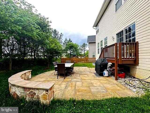 9008 Hanson Grove Court - Photo 4 of 13