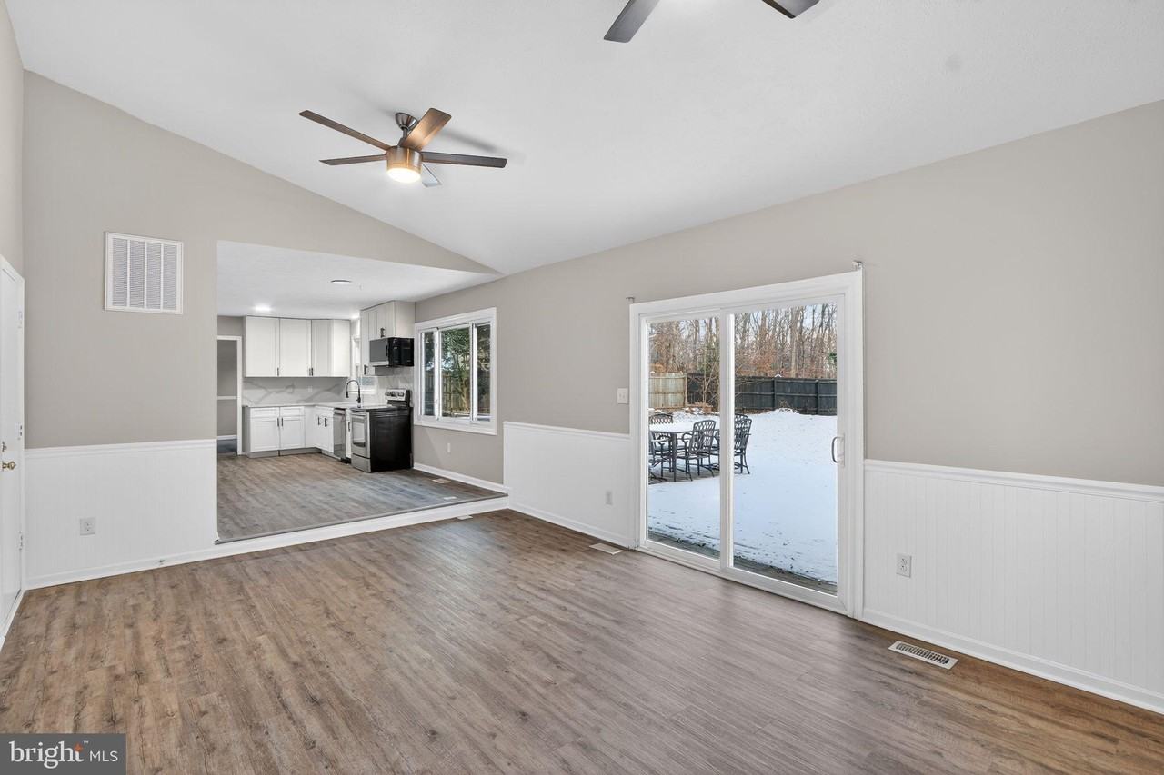 11979 Falling Creek Drive - Photo 7 of 30