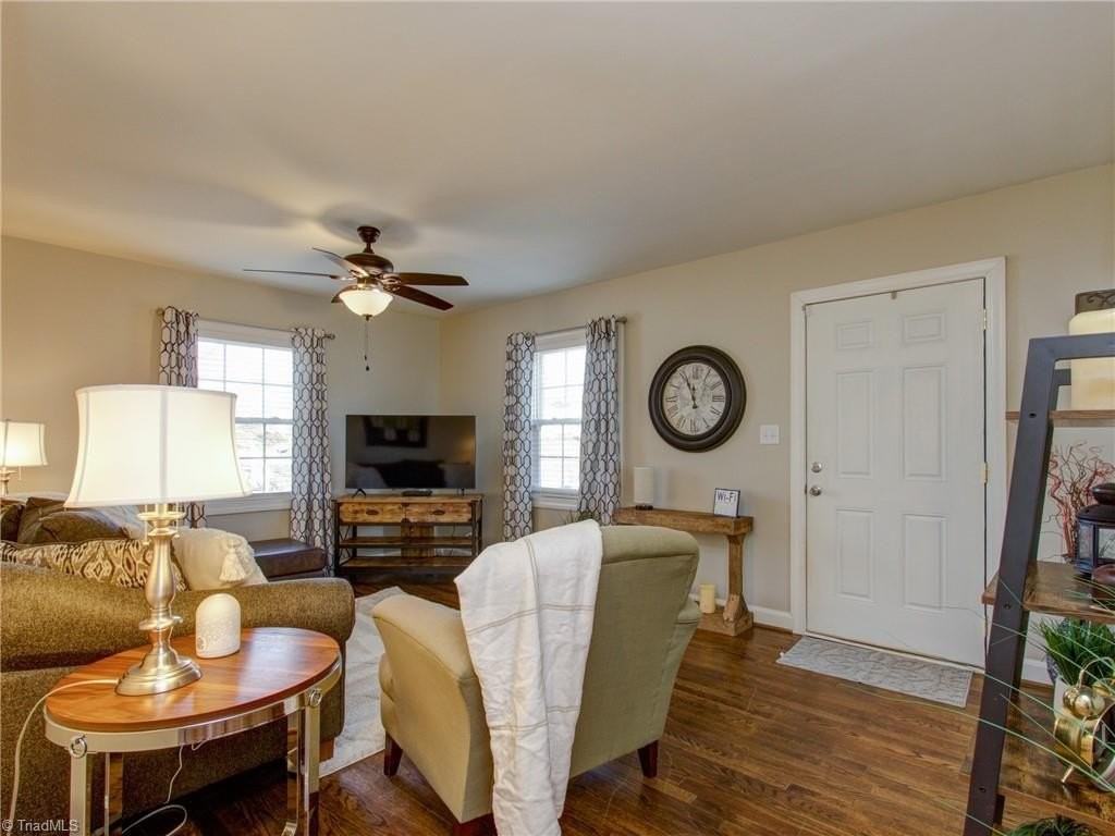 2713 Stratford Drive - Photo 3 of 23