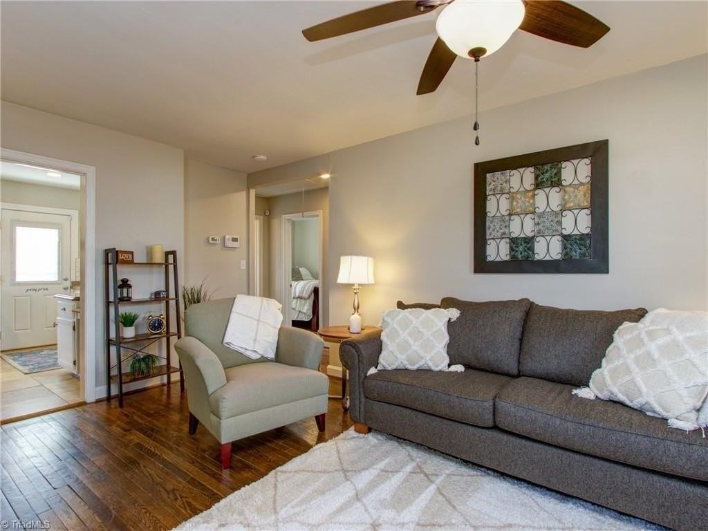 2713 Stratford Drive - Photo 4 of 23