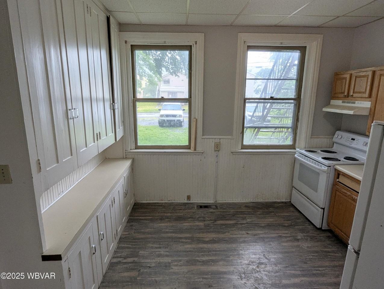 755 West 3rd Street #1 - Photo 7 of 10