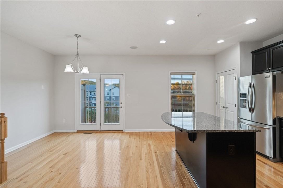 407 Fairmont Dr - Photo 7 of 33