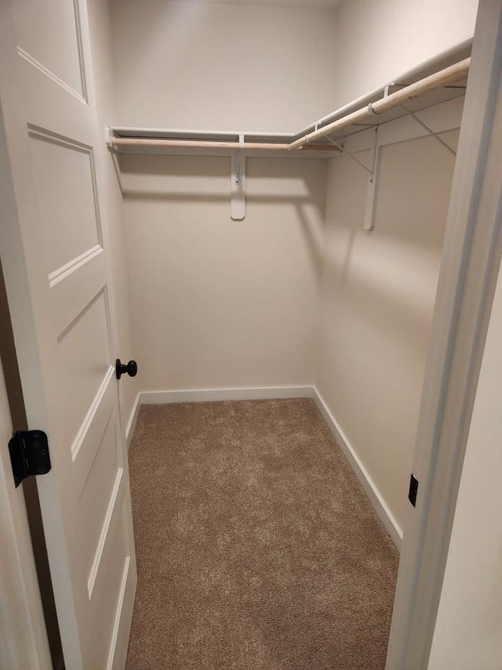 111 Dinwiddie Ave - Photo 4 of 12