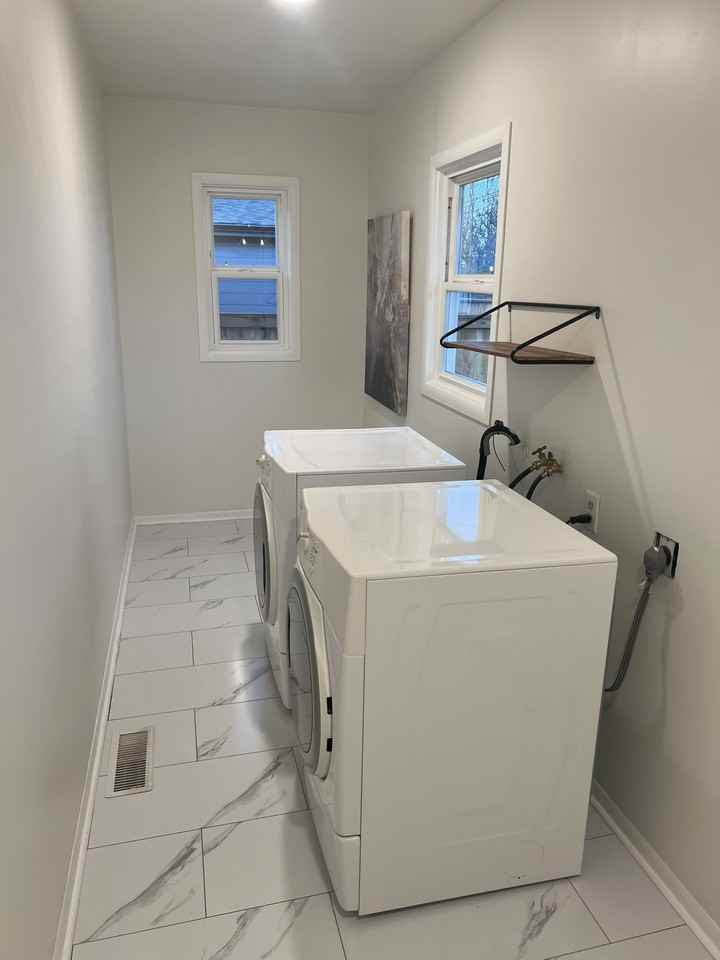 929 East 57th Street #1 - Photo 7 of 20