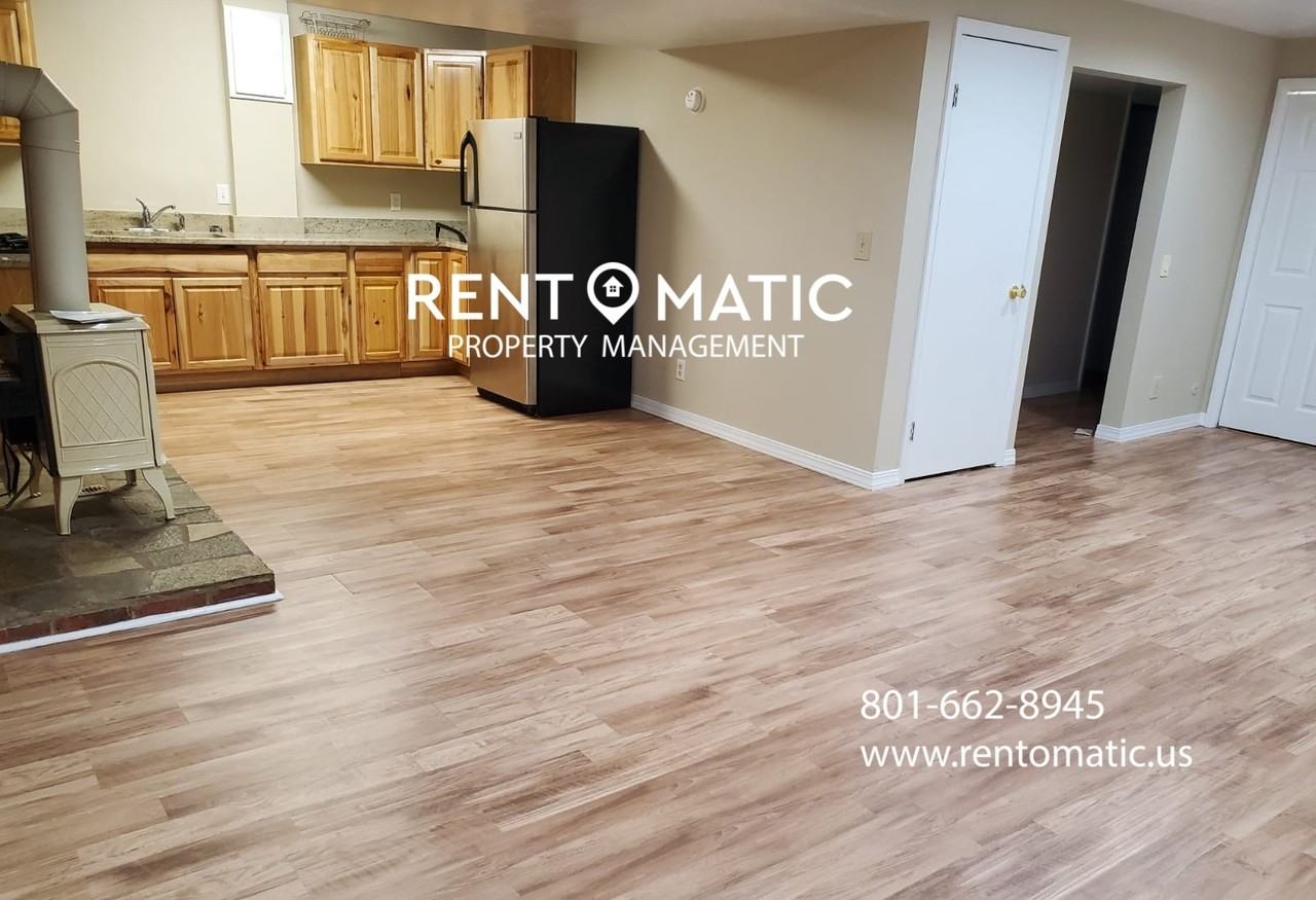 1207 East Gaylene Circle #B - Photo 5 of 15