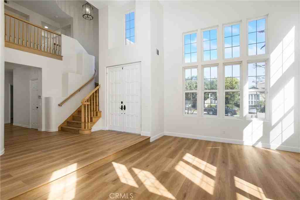 68 Bridgeport Road - Photo 5 of 27