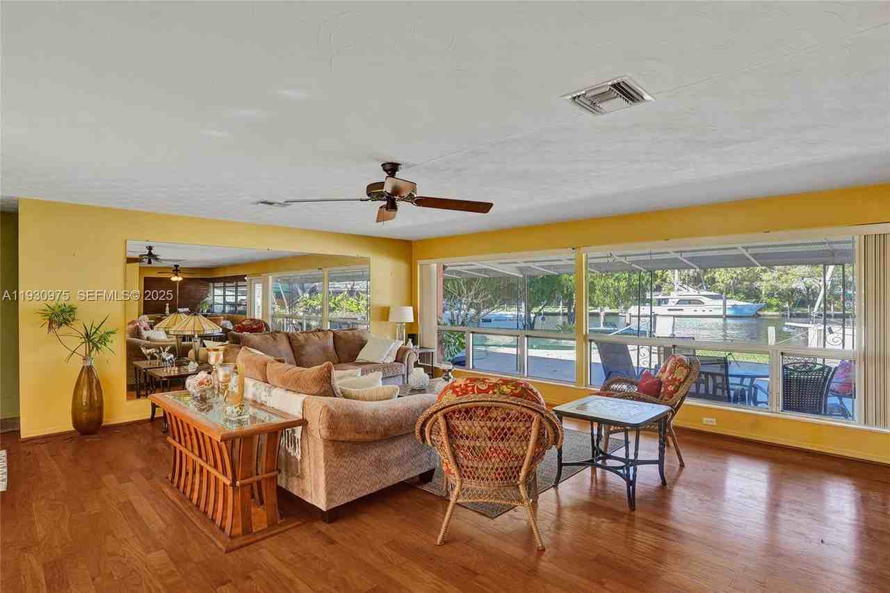 1321 Mandarin Isle - Photo 4 of 22
