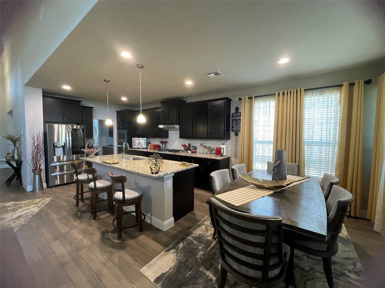 1100 Whispering Hill Dr - Photo 5 of 29