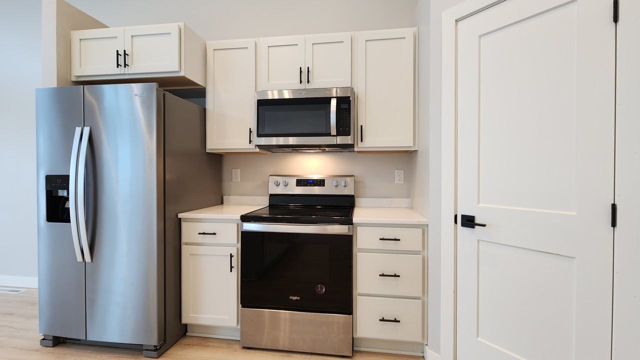 6728 66 Street South #1 - Photo 5 of 36