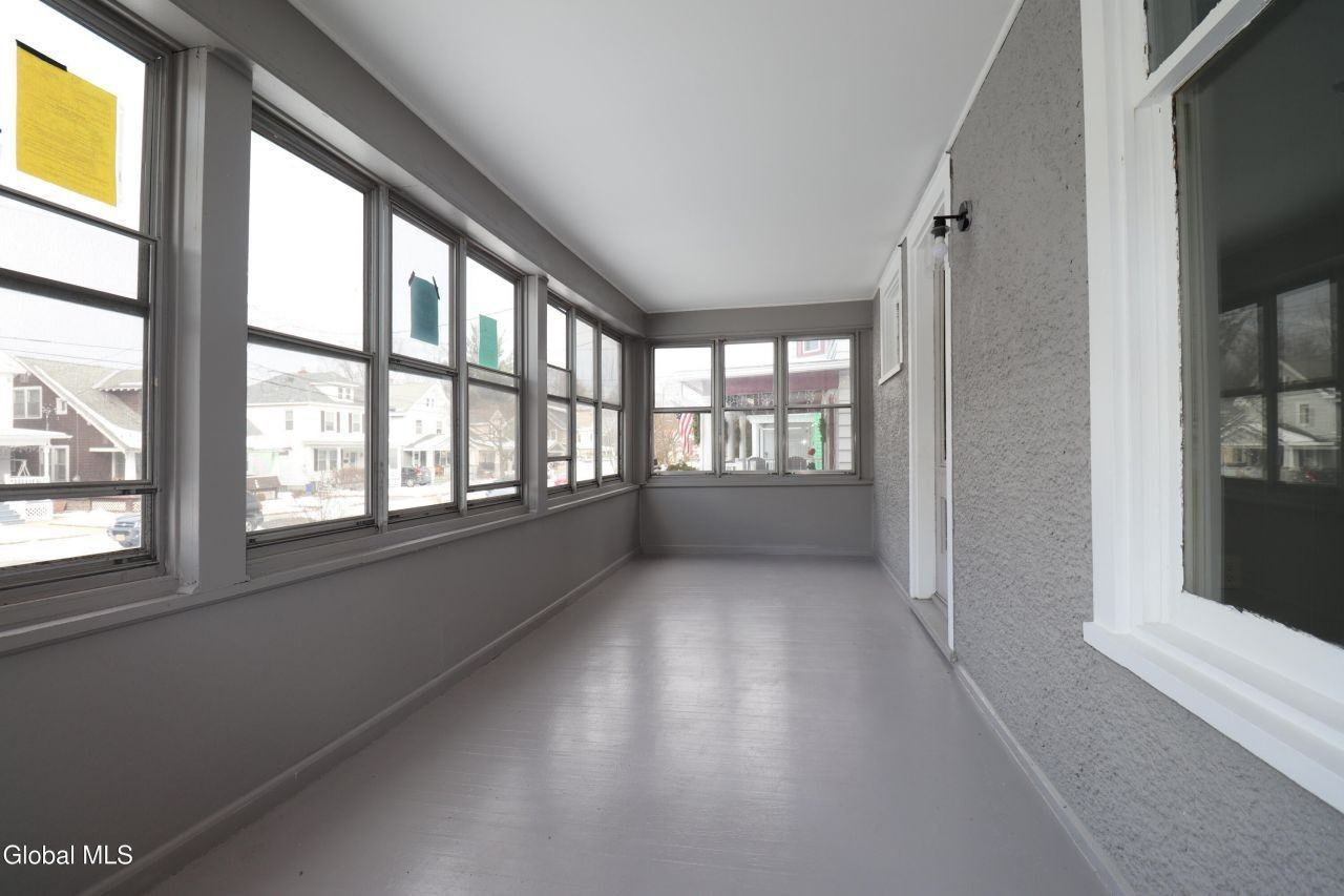 442 Plymouth Avenue - Photo 2 of 46