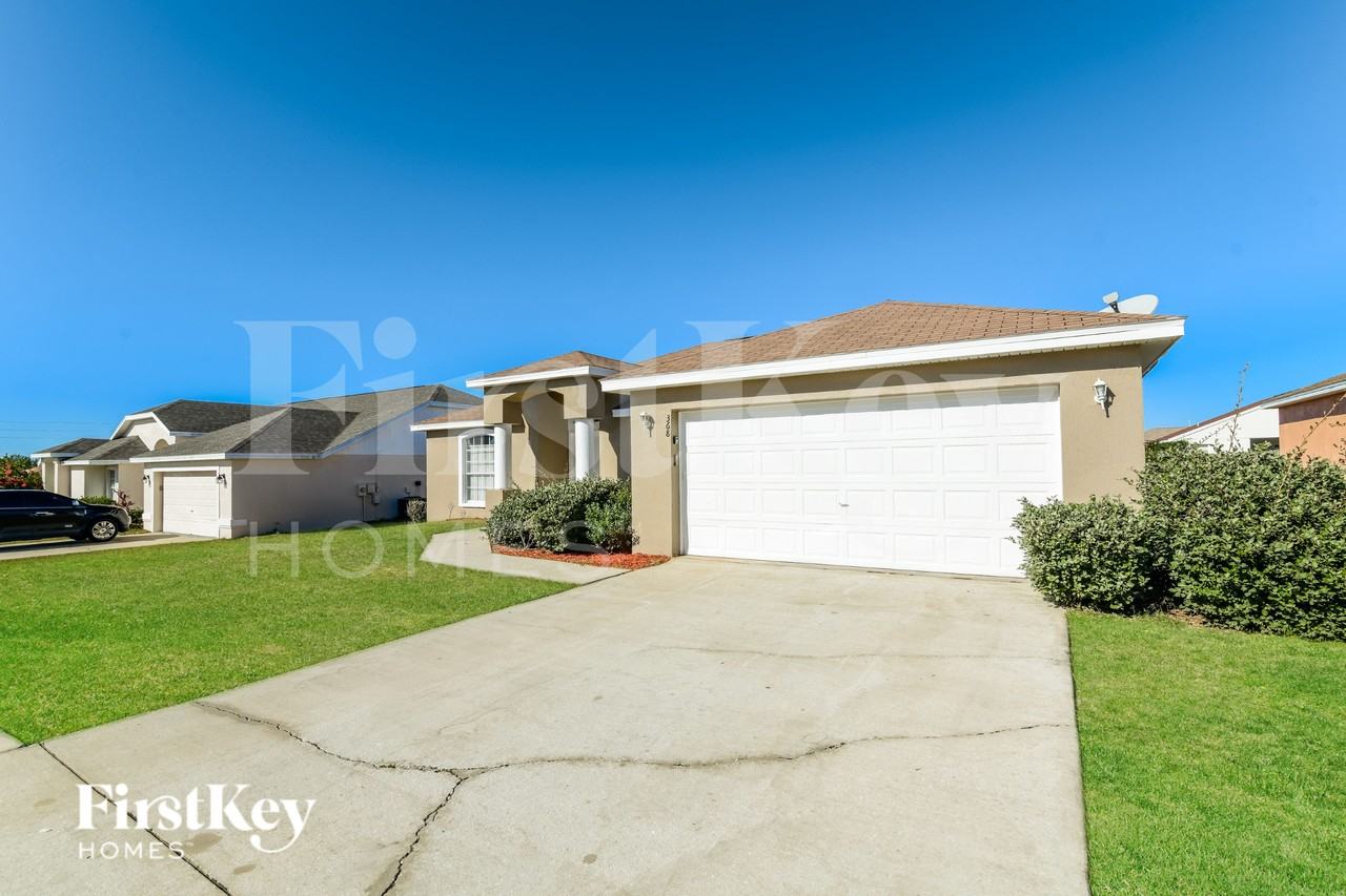 368 Cloverdale Road - Photo 3 of 17