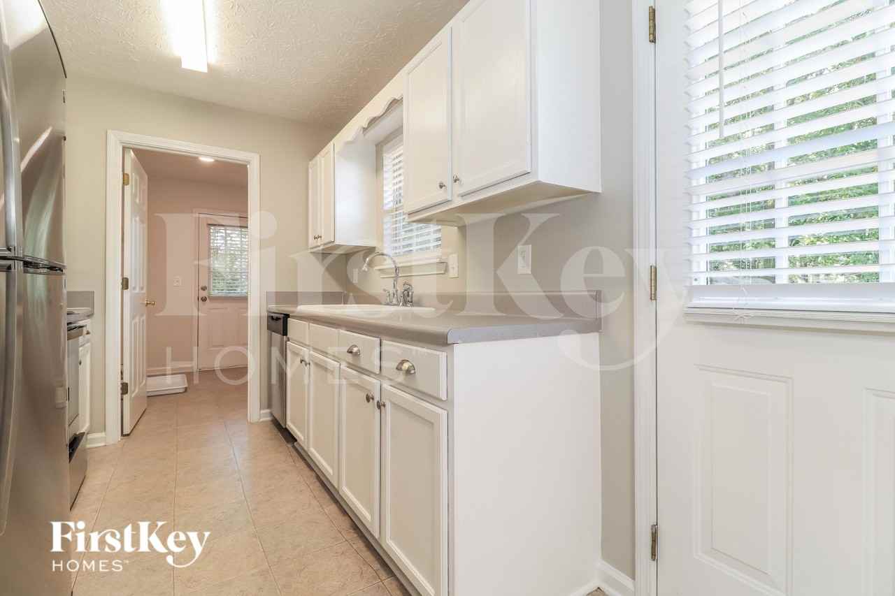 159 Pleasant Way - Photo 6 of 15