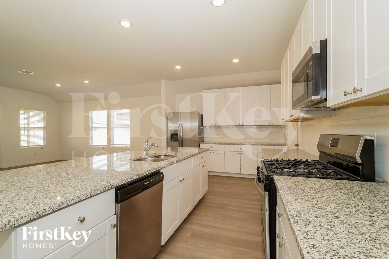 10639 Erinita Way - Photo 7 of 15