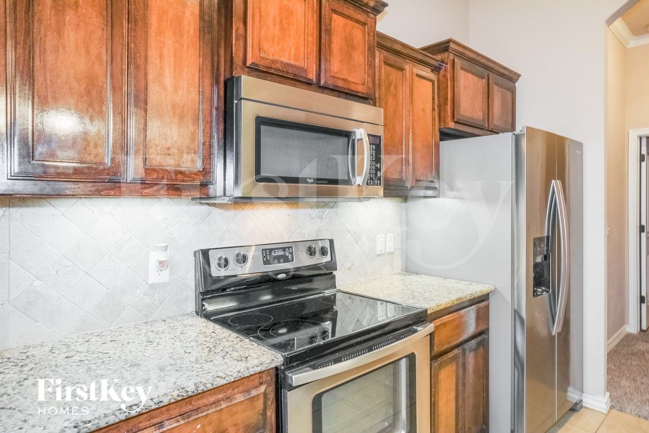 601 Apple Tree Lane - Photo 6 of 15