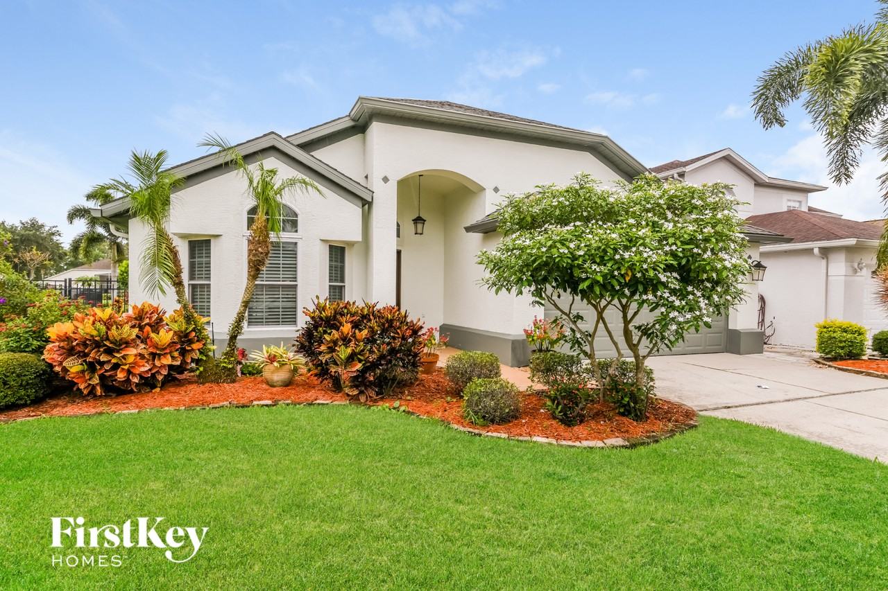 2510 Runyon Cir - Photo 2 of 15