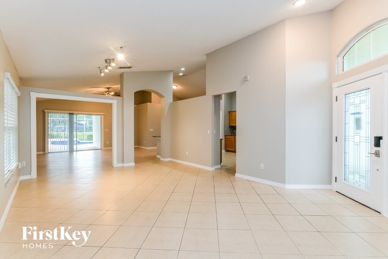 2510 Runyon Cir - Photo 4 of 15