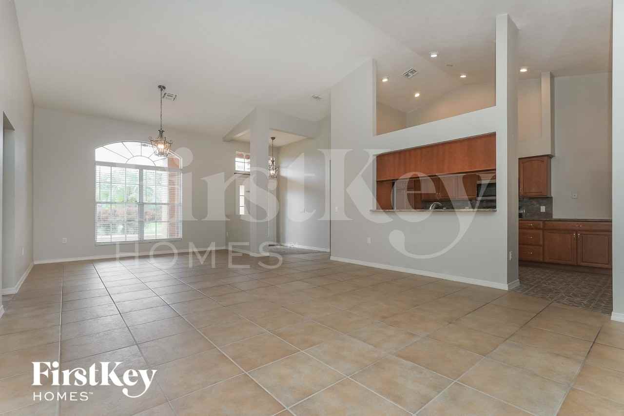 5718 Wedgefield Drive - Photo 4 of 15