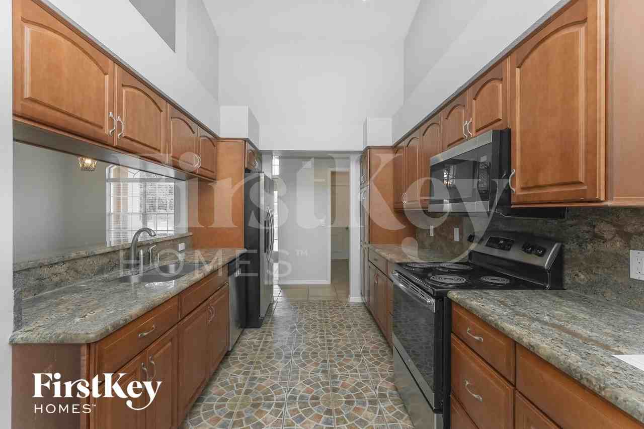 5718 Wedgefield Drive - Photo 6 of 15