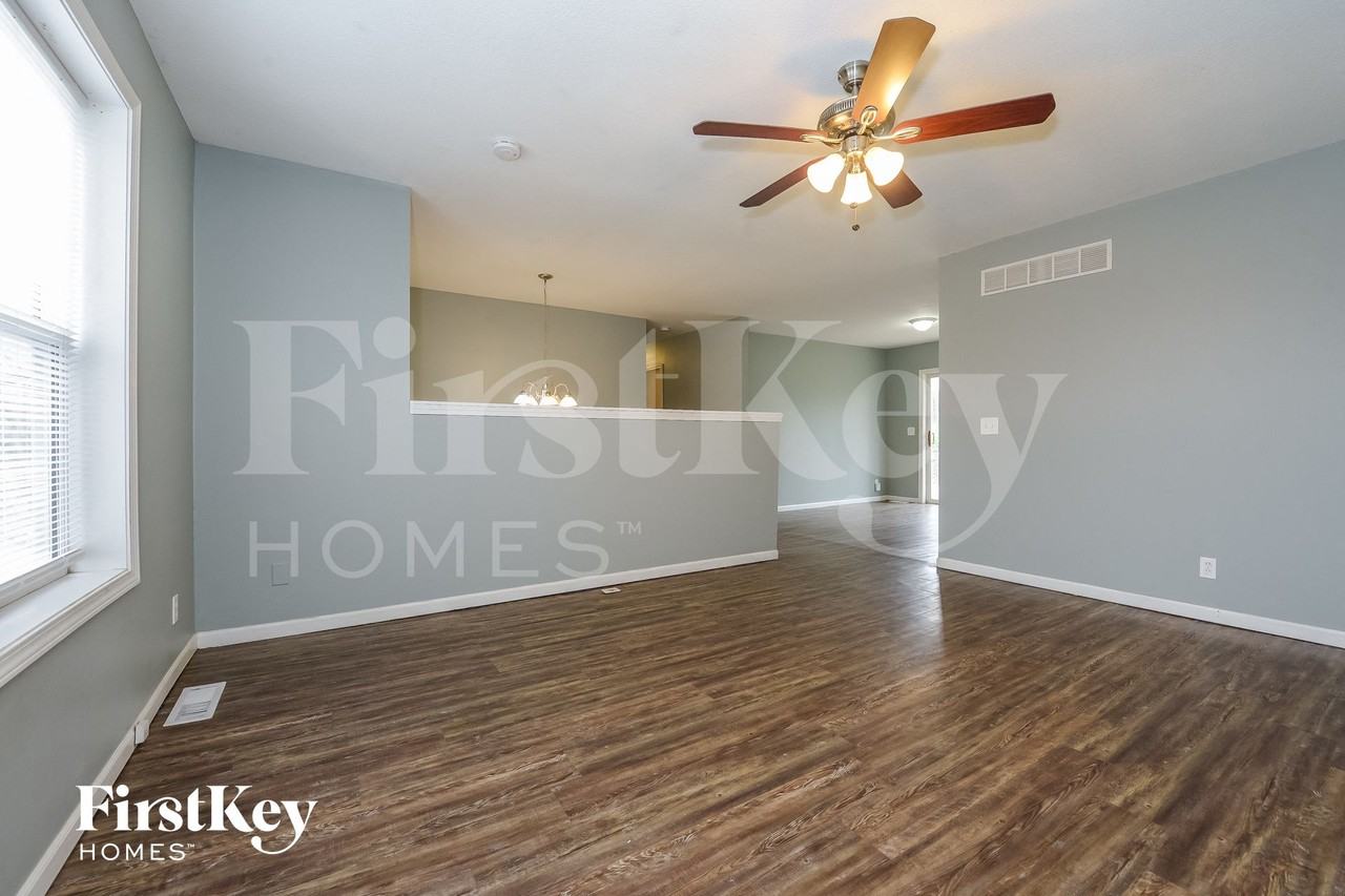 333 Woods Avenue - Photo 4 of 15