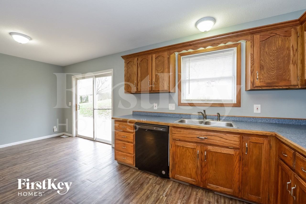 333 Woods Avenue - Photo 6 of 15