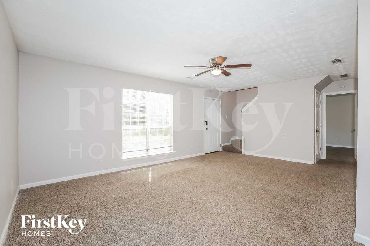 20 Mildred Lane - Photo 3 of 15