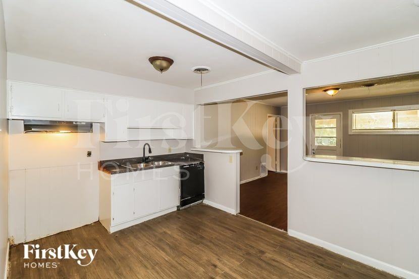 1769 Sugarloaf St - Photo 5 of 16