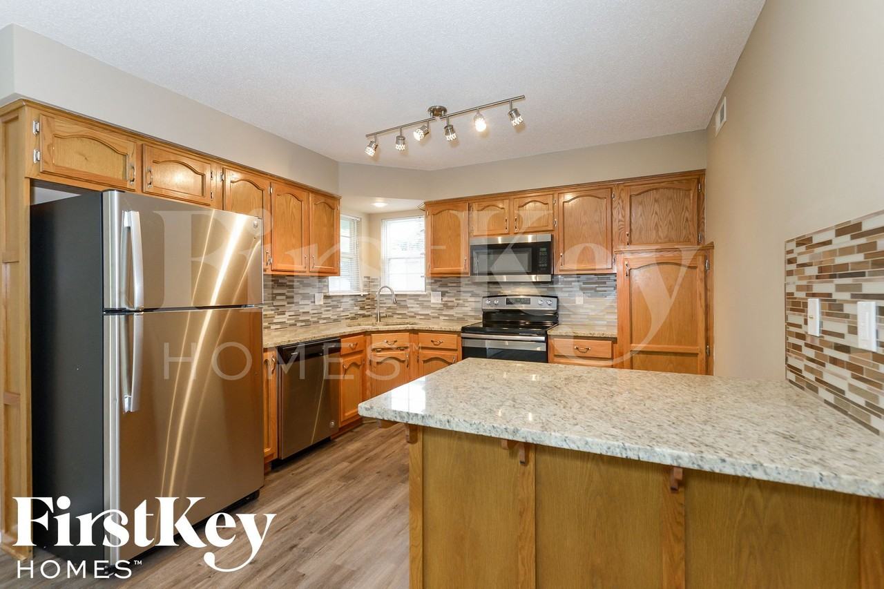 1710 Johnston Drive - Photo 5 of 15