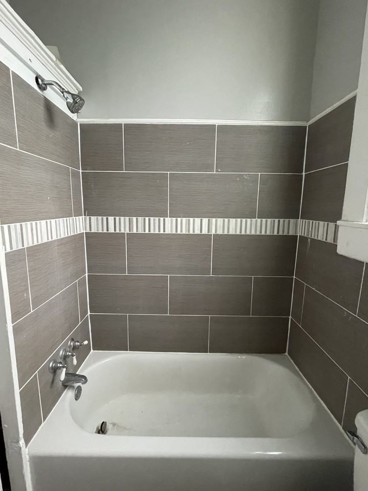 1812 General Pershing St #2ABACK - Photo 6 of 20