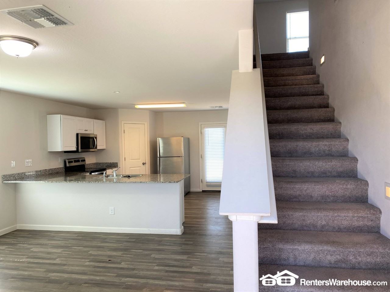 335 Watson Place - Photo 5 of 32