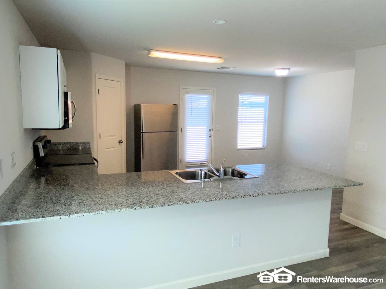 335 Watson Place - Photo 7 of 32