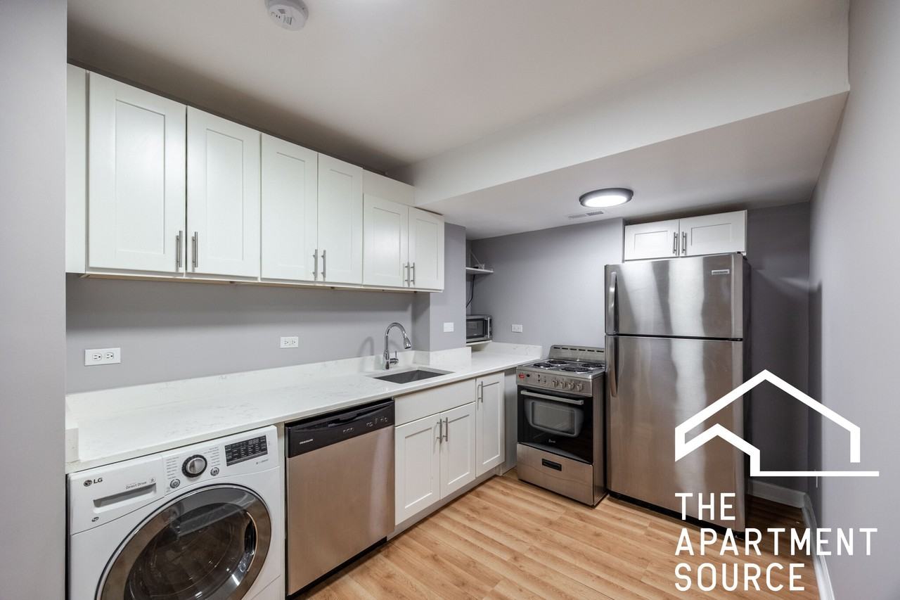 6954 N Greenview Ave #100 - Photo 5 of 15