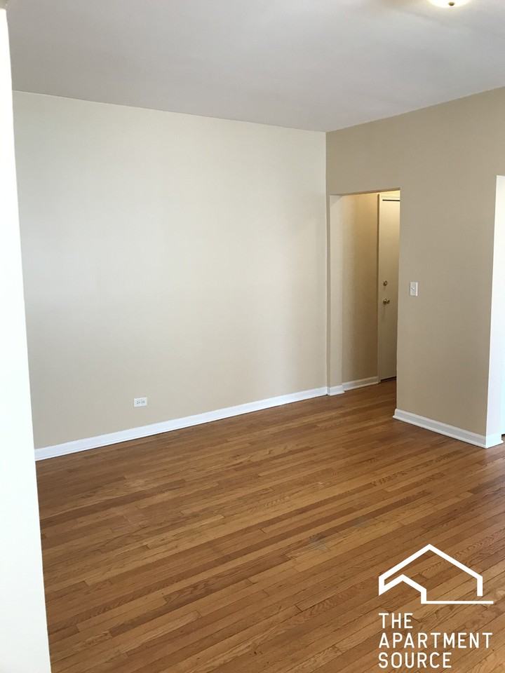 7722 North Marshfield Avenue #2B - Photo 2 of 8