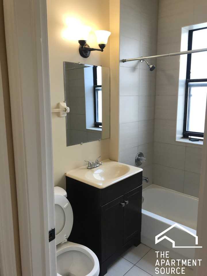 7722 North Marshfield Avenue #2B - Photo 5 of 8