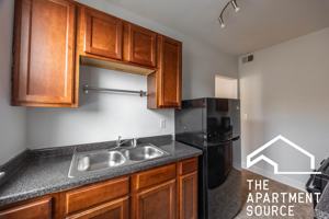 featured image of 2004 West Jarvis Avenue #3