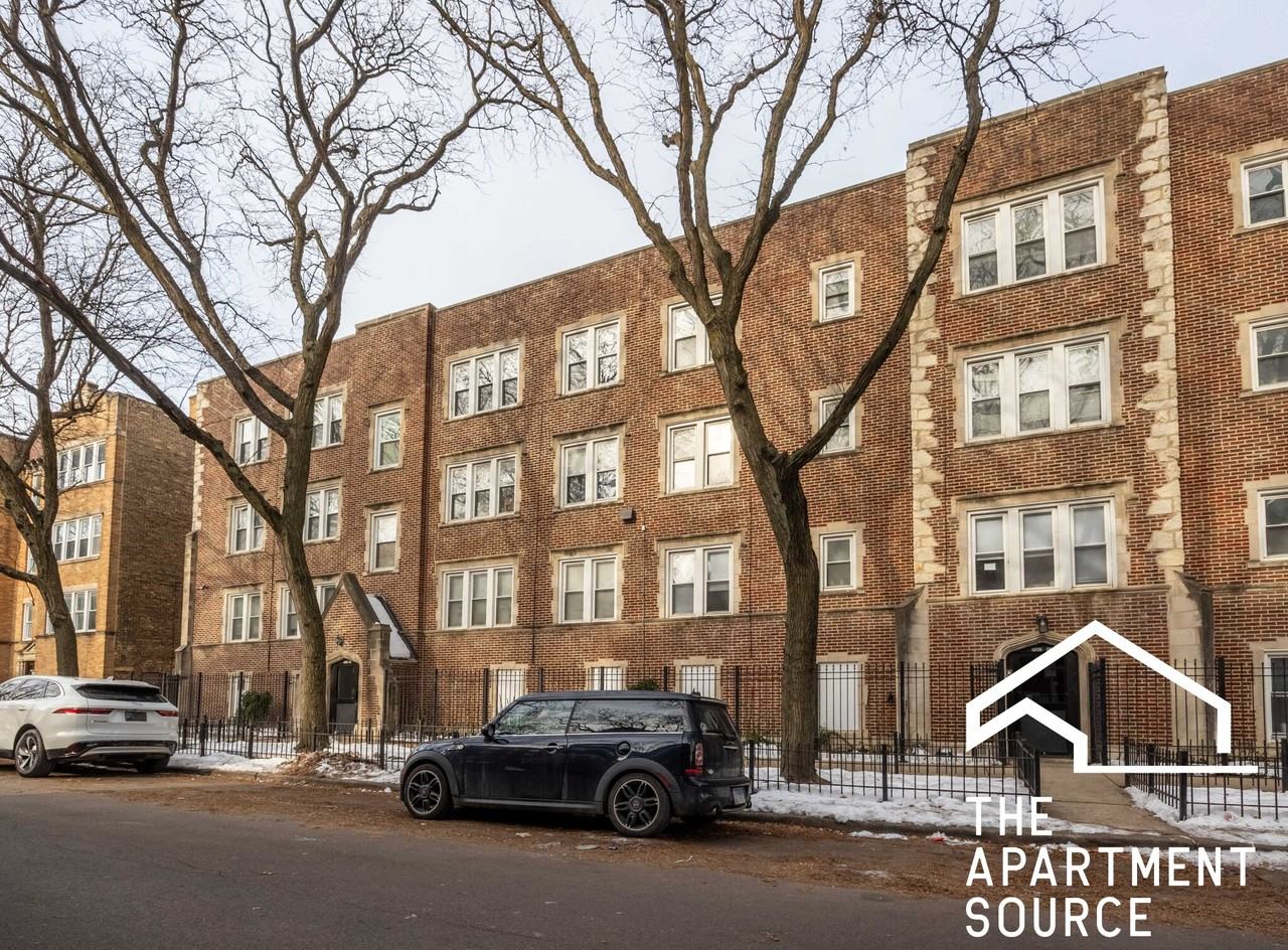 2004 W Jarvis Ave #2 - Photo 2 of 2