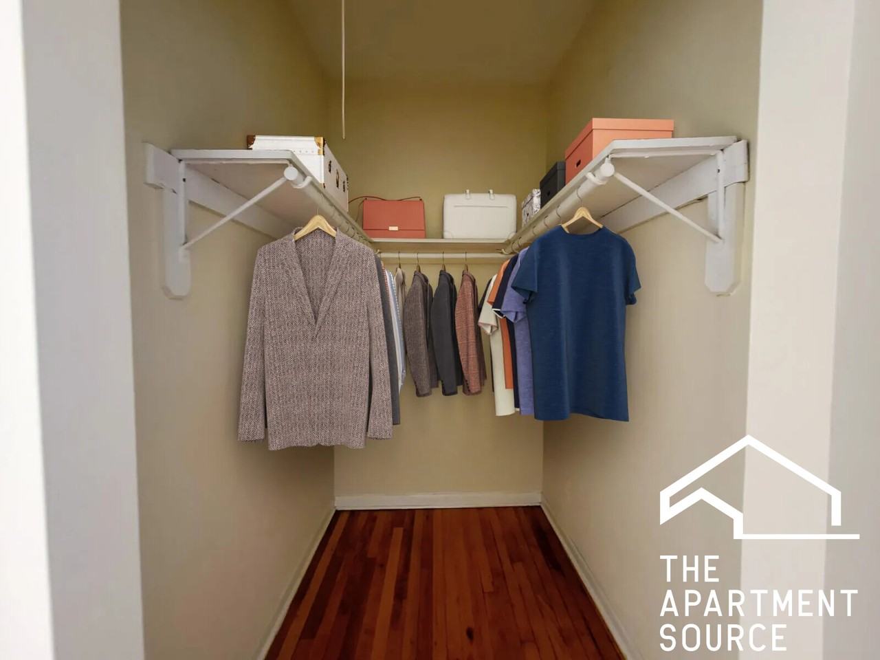 3449 N Sheffield Ave #GDN - Photo 6 of 10