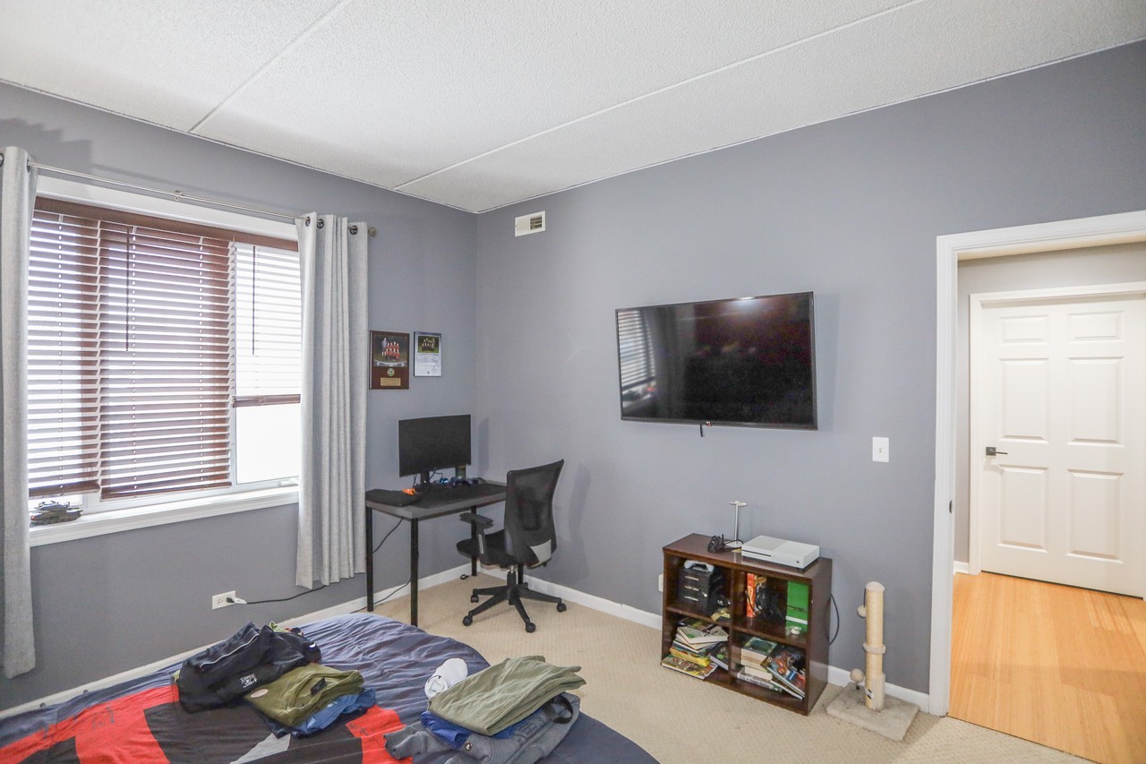 4625 W Lawrence Ave #203 - Photo 7 of 14