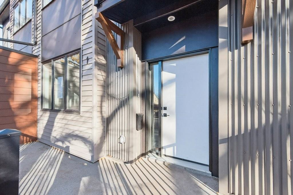 10335 135 St Nw Uppr 4 - Photo 7 of 36