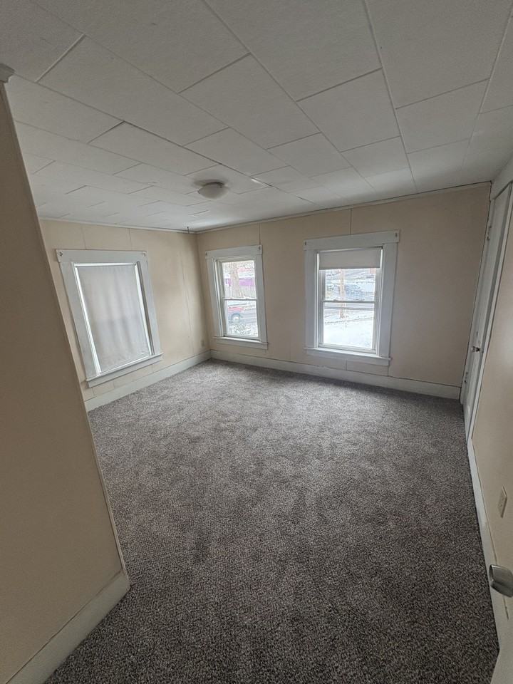 42 Wright Avenue #A - Photo 4 of 9