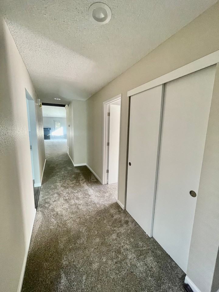 204 Rockwood Drive #1 - Photo 6 of 19