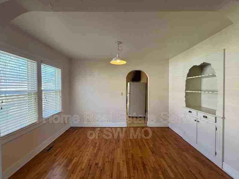 1316 South Maryland Avenue - Photo 5 of 12