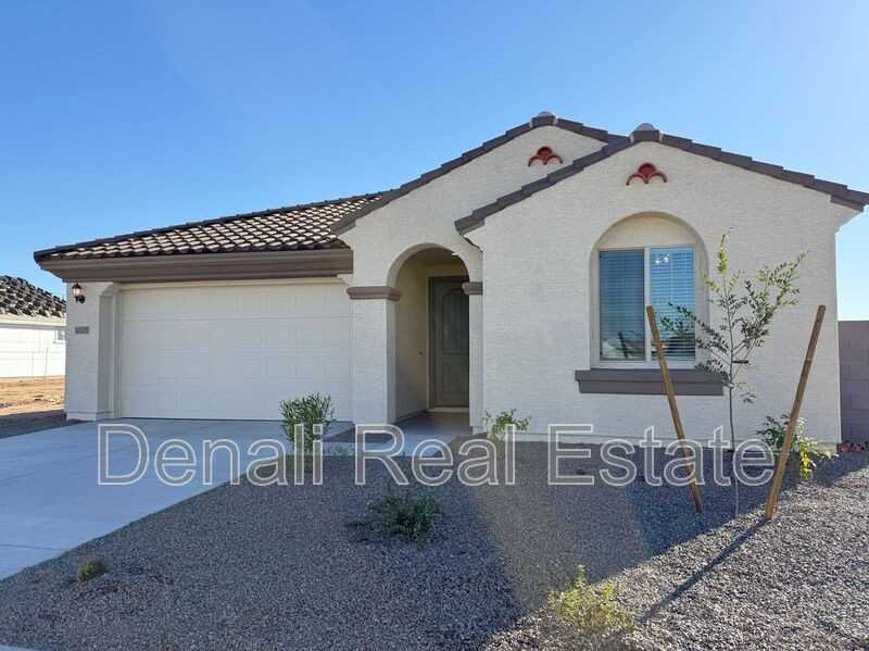 10203 W Crittenden Ln - Photo 2 of 28