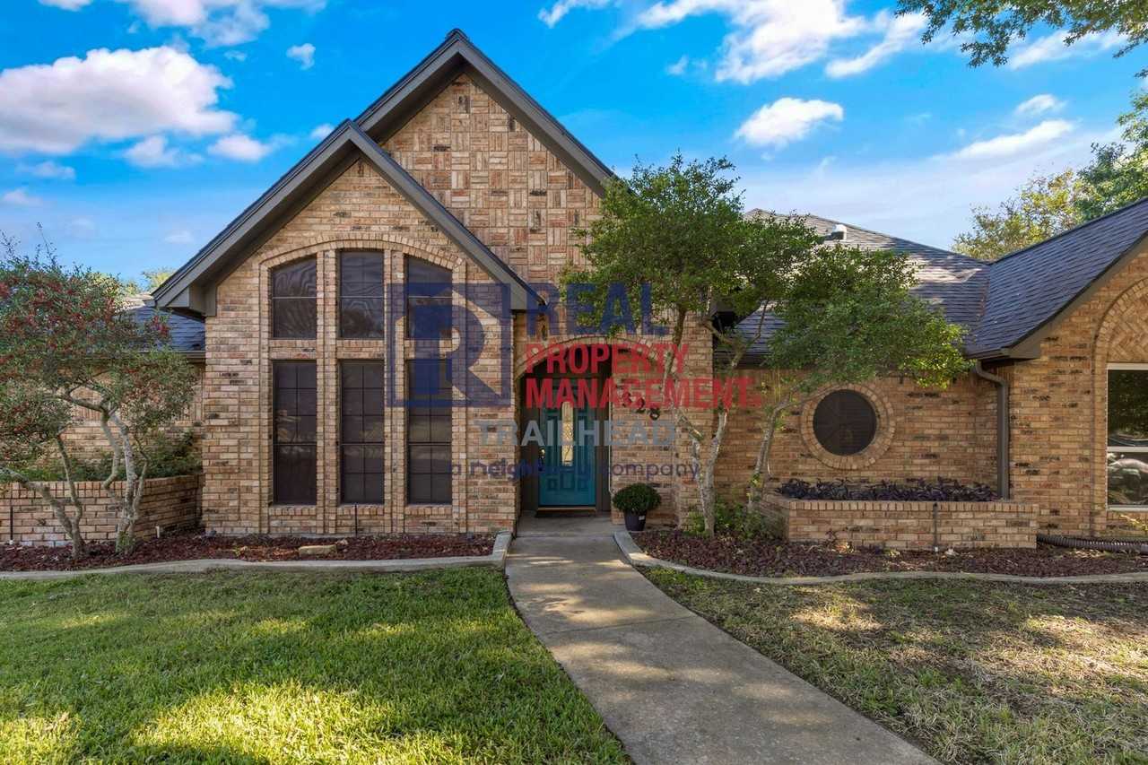 328 Kenshire Drive - Photo 3 of 26