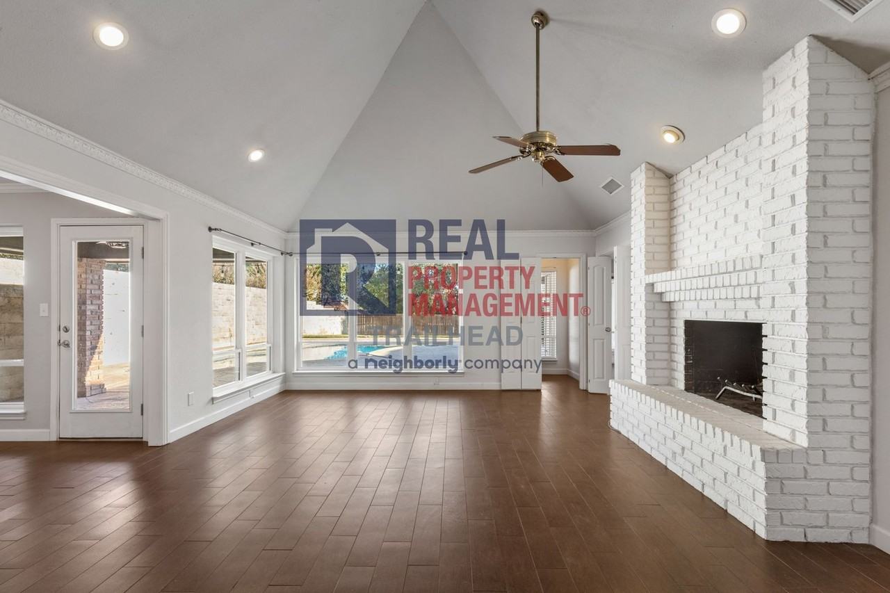 328 Kenshire Drive - Photo 7 of 26