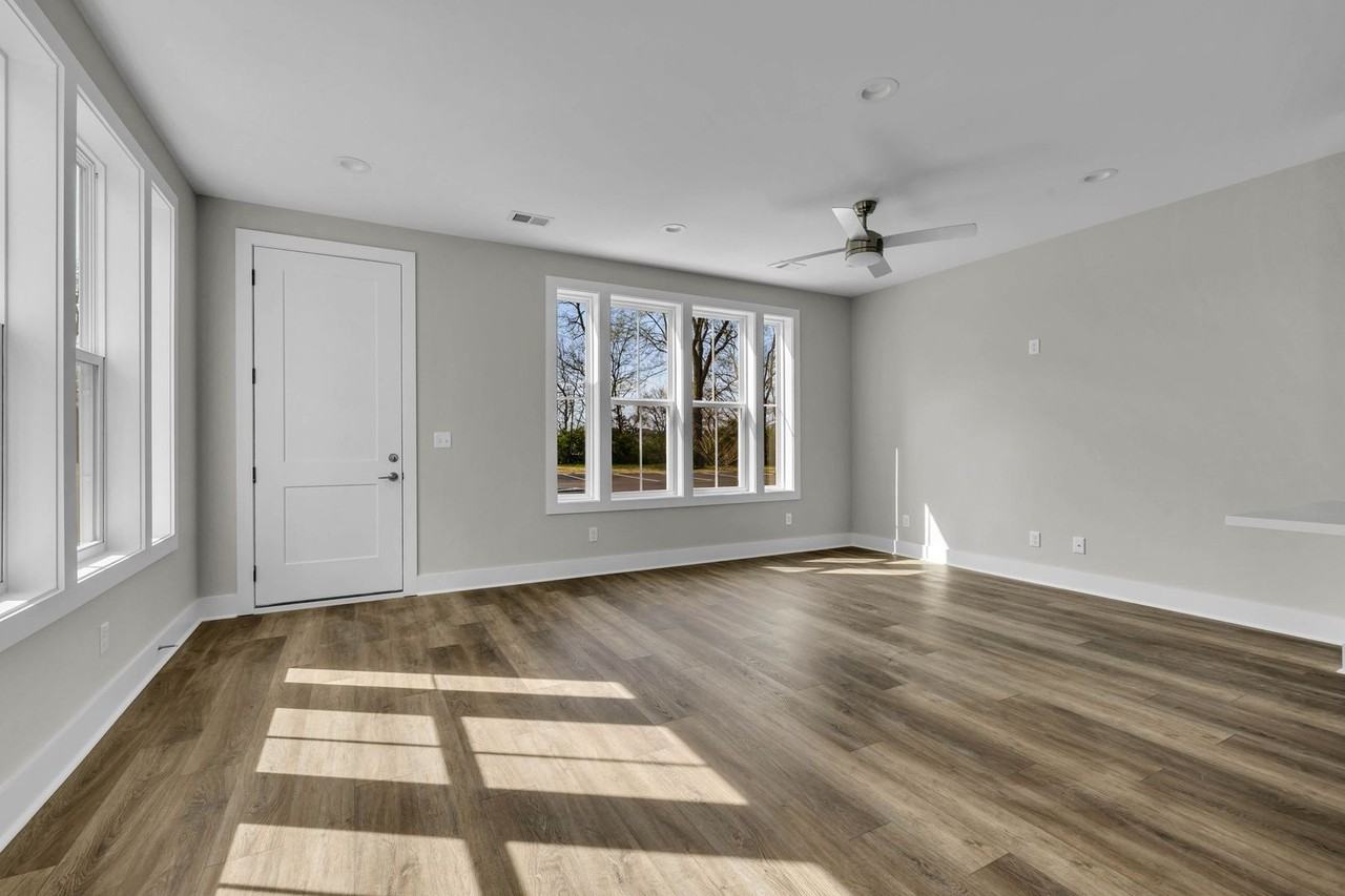 425 Veritas Street - Photo 6 of 50