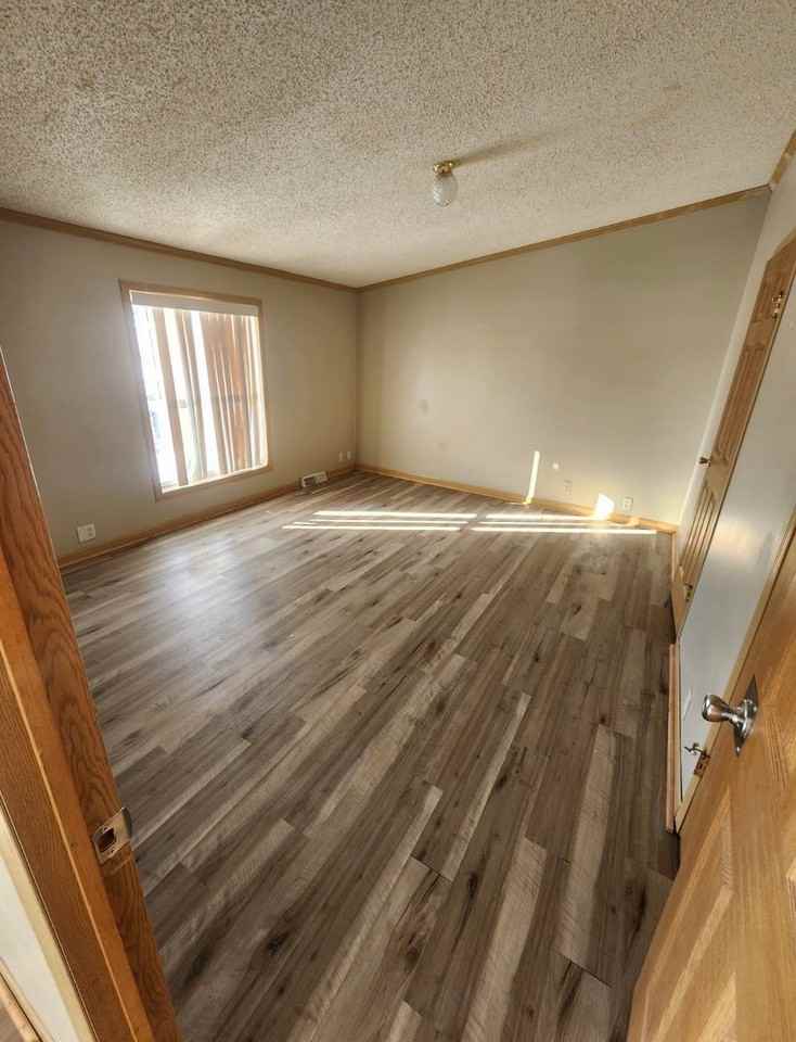 1189 Greystone Parkway - Photo 7 of 12