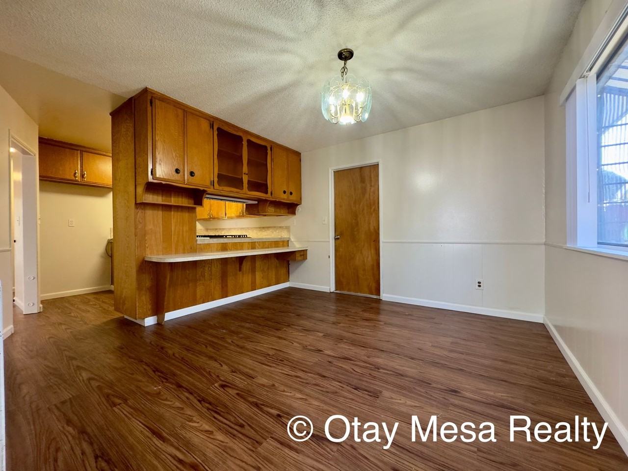 1892 Hermes Street - Photo 4 of 11