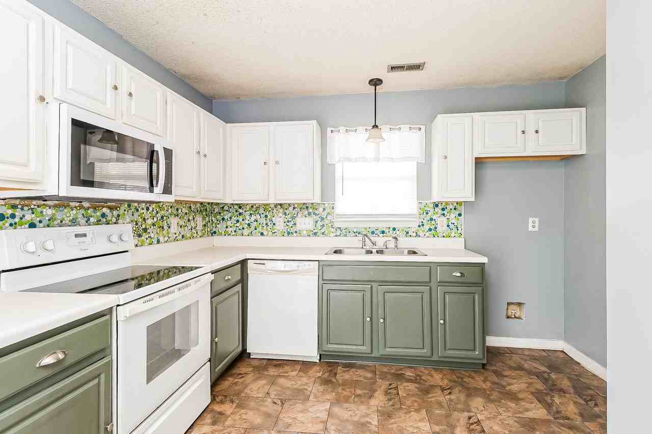 3321 Hunting Wood Court - Photo 2 of 35