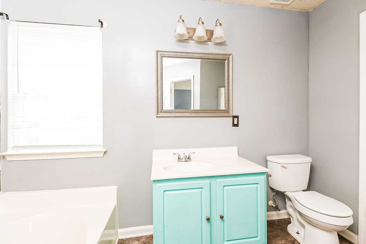 3321 Hunting Wood Court - Photo 3 of 35