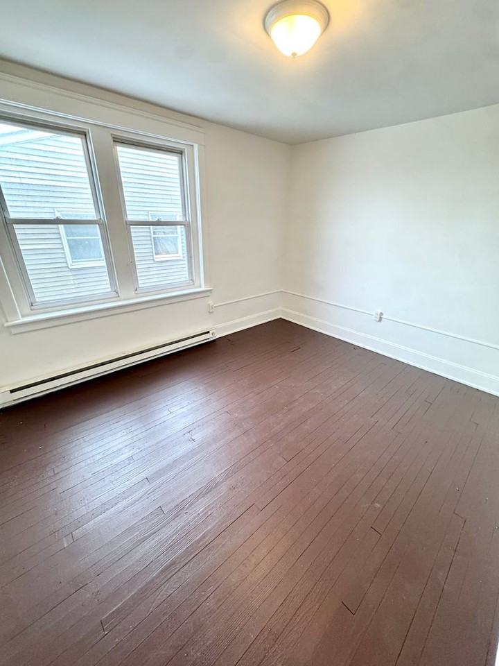 819 East 5th Street - Photo 4 of 19